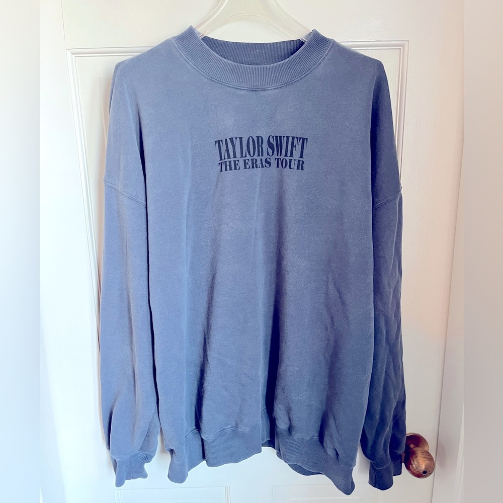 NWT Never Worn Taylor Swift Eras Tour Crewneck-Med